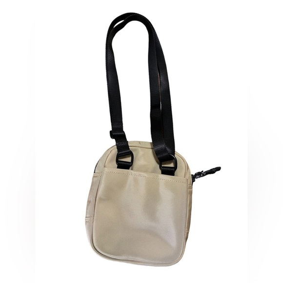 Aritzia TNA Oceanside Camera Crossbody Bag in Tan - Picture 4 of 7